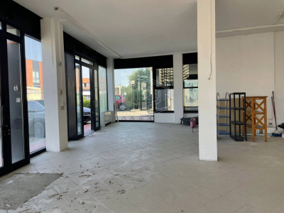 Negozio in Via Giosuè Carducci - San Giuliano Terme (PI)