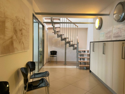 Ufficio in Corte Sanac - Porta a Mare (PI)