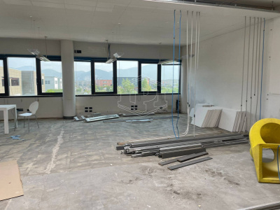 Ufficio in Via Giosuè Carducci - San Giuliano Terme (PI)
