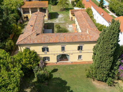 Villa di prestigio con scuderie in zona Barbaricina - Pisa (PI)