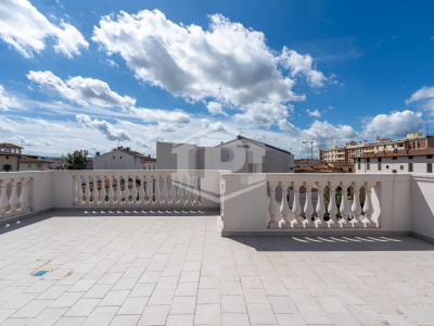 Palazzina Indipendente con torretta  - Empoli (FI)