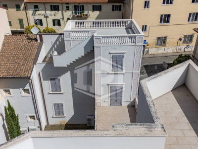 Palazzina Indipendente con torretta  - Empoli (FI)
