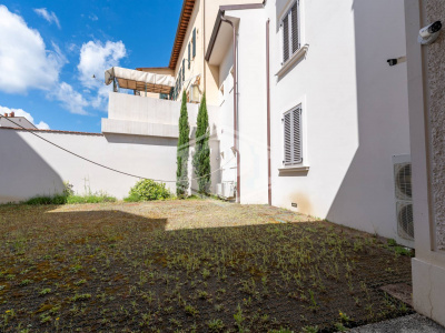 Palazzina Indipendente con torretta  - Empoli (FI)