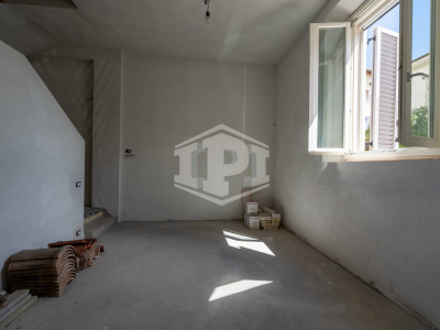 Palazzina Indipendente con torretta  - Empoli (FI)
