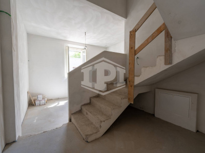 Palazzina Indipendente con torretta  - Empoli (FI)