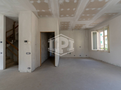 Palazzina Indipendente con torretta  - Empoli (FI)