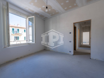 Palazzina Indipendente con torretta  - Empoli (FI)