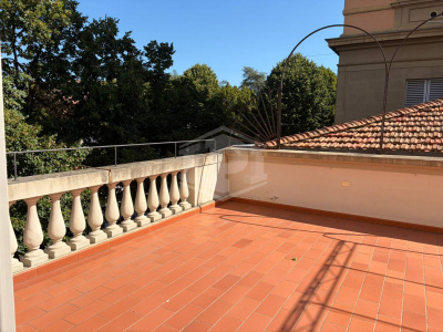 Appartamento in Palazzo Signorile - Piazza della Libertà (FI)