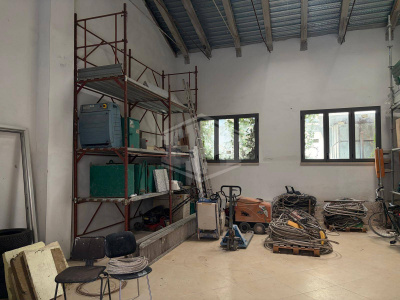 Locale Deposito in Corte Sanac - Porta a Mare (PI)