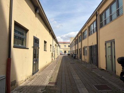 Locale Deposito in Corte Sanac - Porta a Mare (PI)