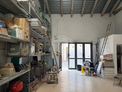 Locale Deposito in Corte Sanac - Porta a Mare (PI)