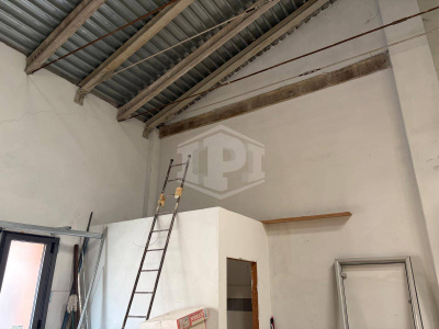 Locale Deposito in Corte Sanac - Porta a Mare (PI)