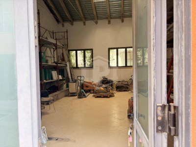 Locale Deposito in Corte Sanac - Porta a Mare (PI)