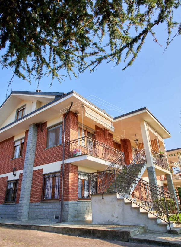 Appartamento in villa in Strada dei Ronchi, Lombardore (TO)