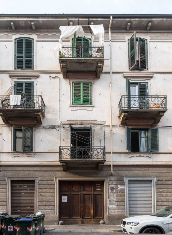 Trilocale a reddito in Via Bra (TO)