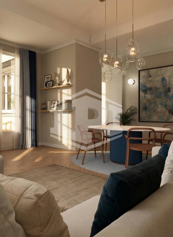 Pentalocale con terrazzo in Via Prati (TO)