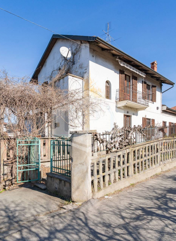 Casa indipendente con terreno in Corso Moncalieri (TO)