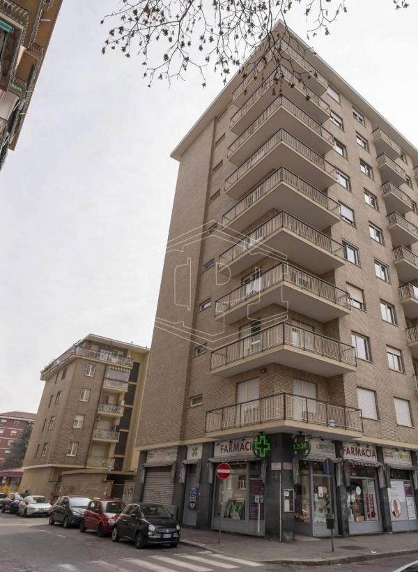 Negozi in Corso Corsica (TO)