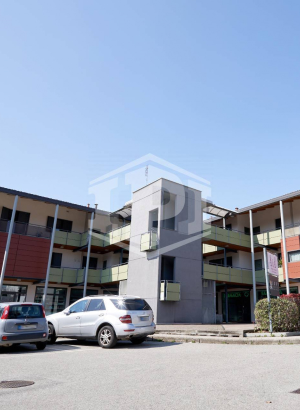 Negozio in Via Mazzini, Valperga (TO)