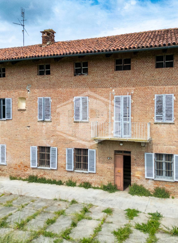Rustico con terreno in Via San Giovanni, Riva presso Chieri (TO)