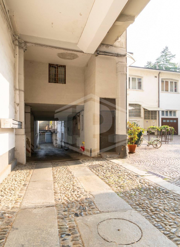 Magazzino in Corso San Maurizio, Torino (TO)