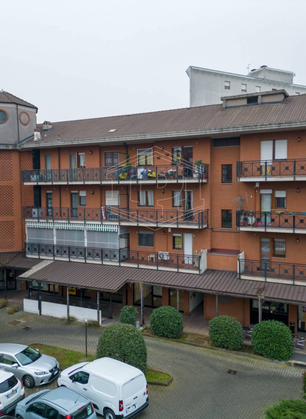 Piastra commerciale in Via Riesi, 6 - Orbassano (TO)