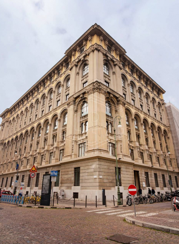 Ufficio direzionale in Via Confienza 10 - Torino