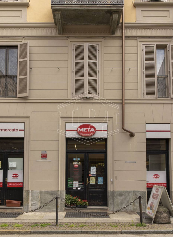 Locale commerciale a reddito
Via Fratelli Calandra 11
Torino