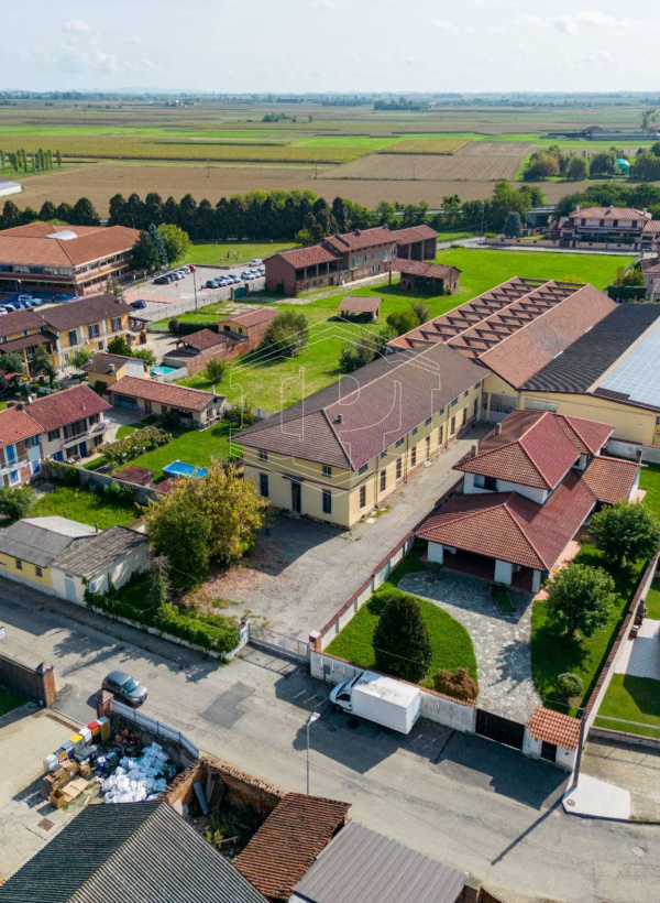 Capannone in Via Circonvallazione 11 - Riva presso Chieri (TO)