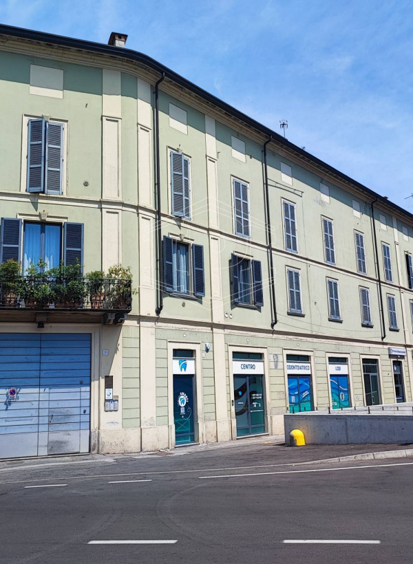 Trilocale in Viale Trento Trieste 25 - Lodi (LO)