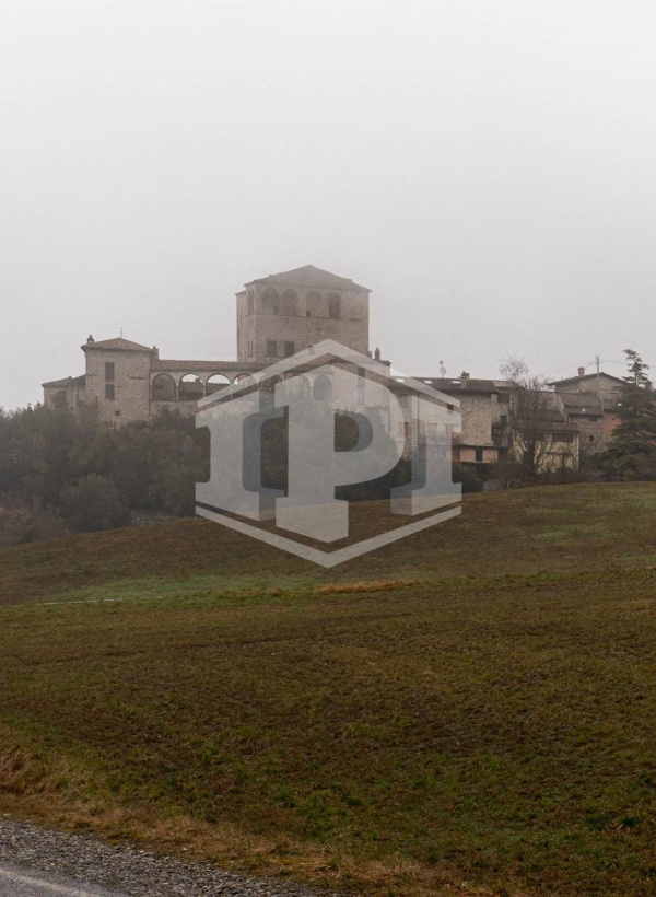 Porzione di Castello - Località Camminata di Bramaiano - Bettola (PC)
