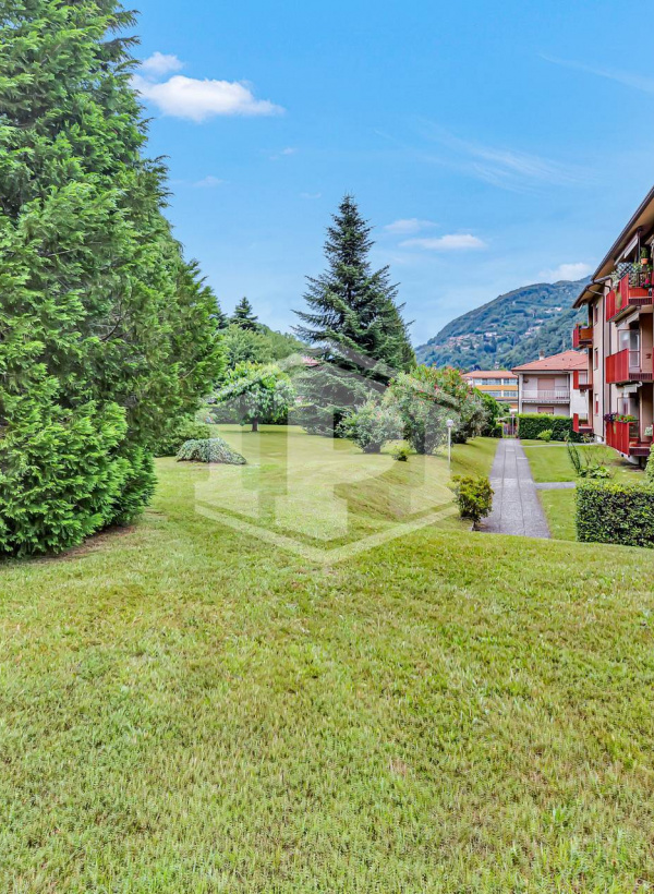 Trilocale in Via Andlovitz 5 - Laveno-Mombello (VA)