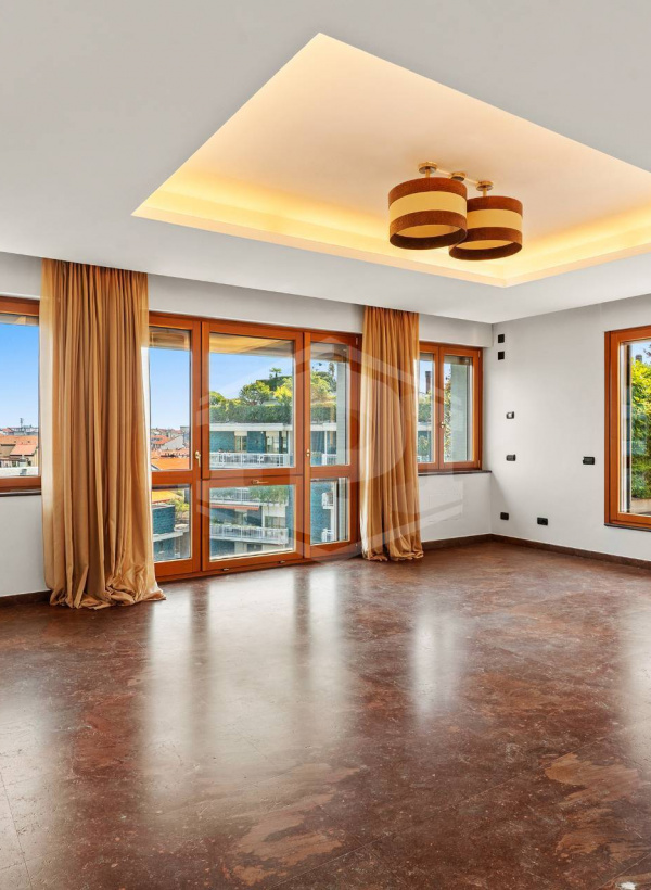 Splendido attico con terrazzo e box in Via Giuseppe Frua 7 - Milano (MI)