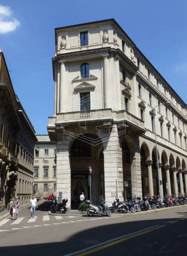 Negozio in Via Degli Omenoni 2 - Milano (MI)