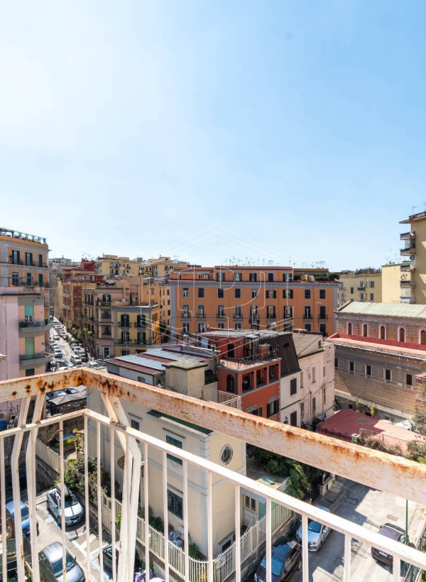 5 Vani in Via Elio Vittorini 10, Napoli (NA)