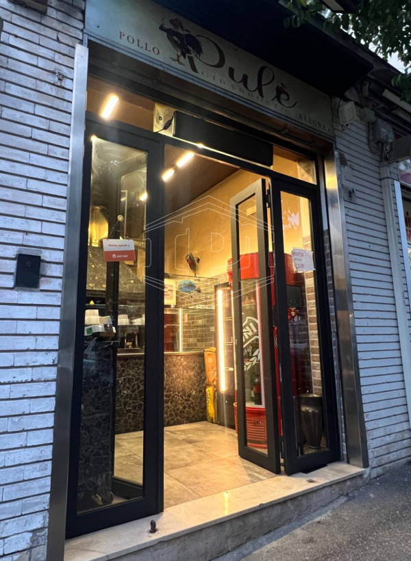 Attività Commerciale in Via Giuseppe Orsi 2, Napoli (NA)