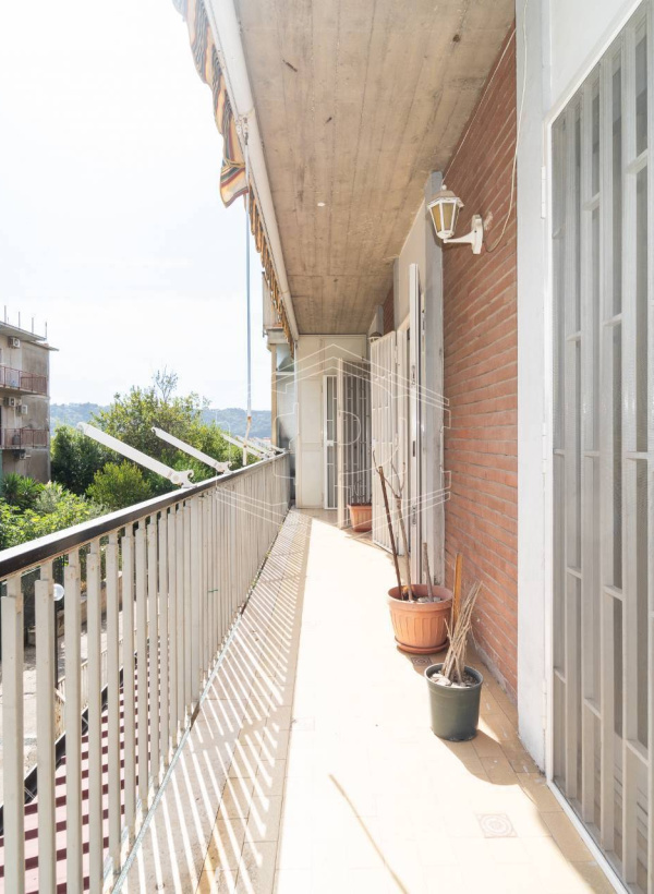 5 locali in Via Marcello Candia 10, Napoli (NA)