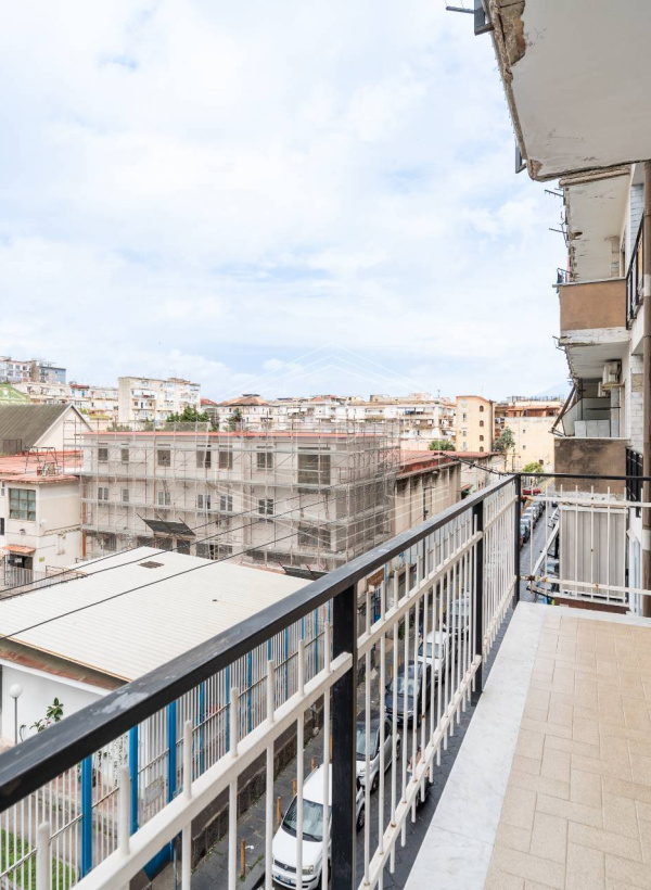 Trilocale in Via Enrico Cosenz 26, Napoli (NA)