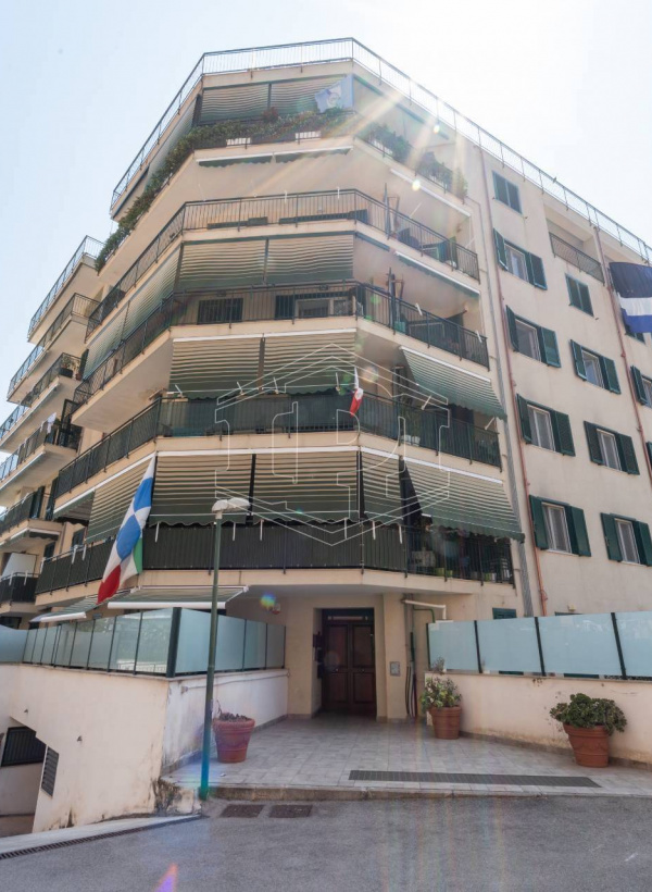 Trilocale Via Coriolano 7, Napoli (NA)