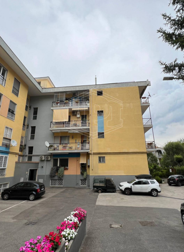Quadrilocale in Via Edoardo Nicolardi 256, Napoli (NA)