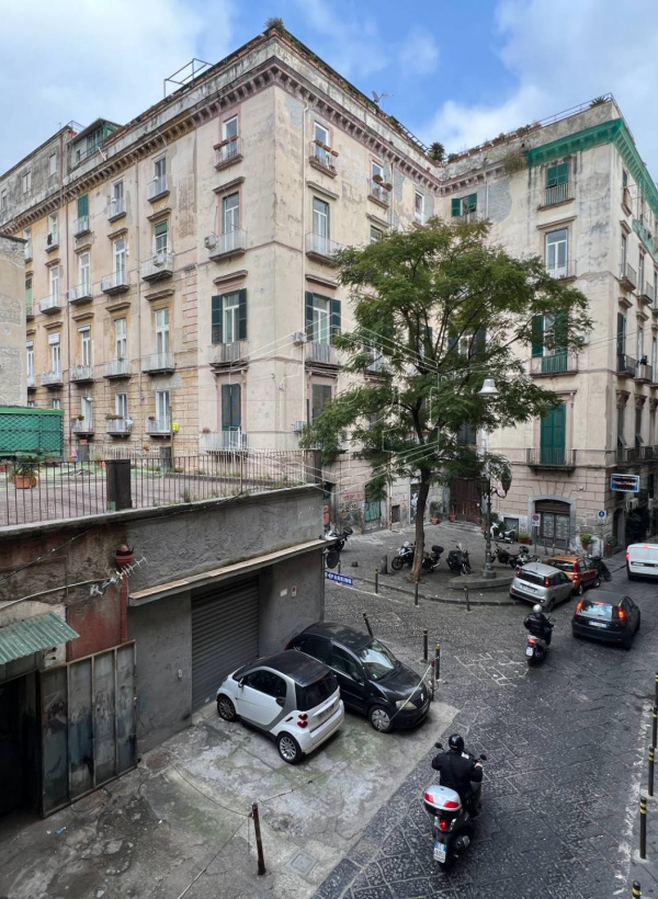 Ampio Bilocale in Via dei Pellegrini 11, Napoli (NA)