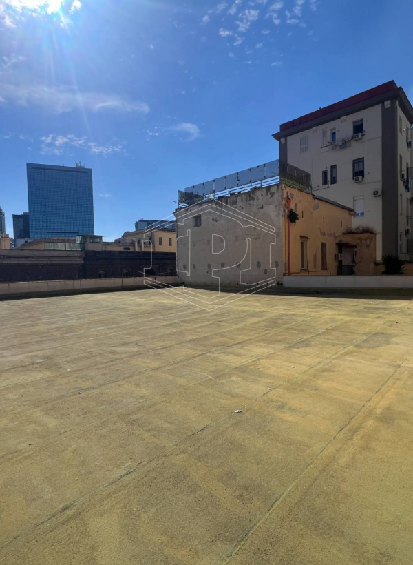 Quadrilocale con Terrazzo in Via Nuova Poggioreale 33, Napoli (NA)