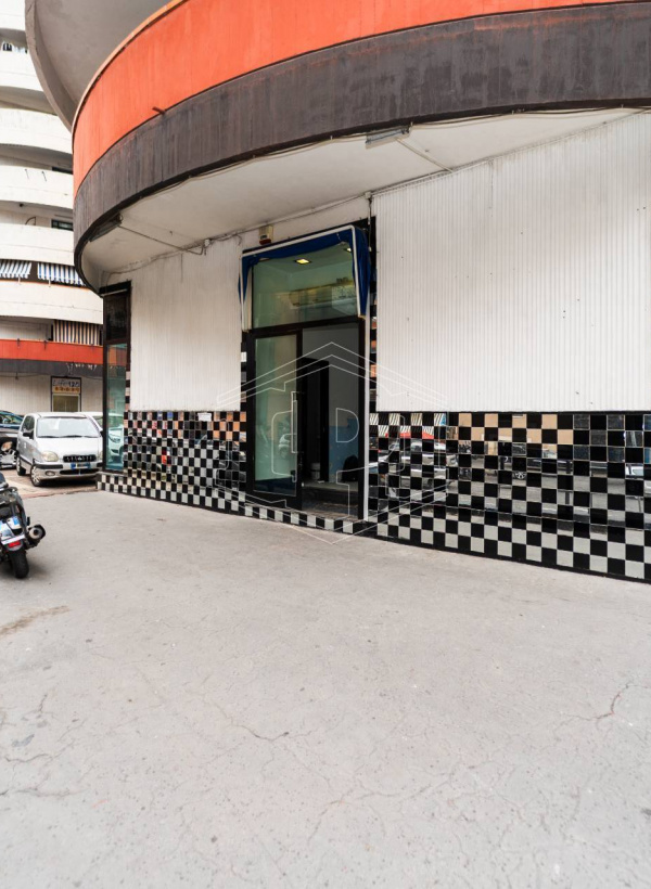 Locale in Via Nicola Nicolini 68, Napoli (NA)