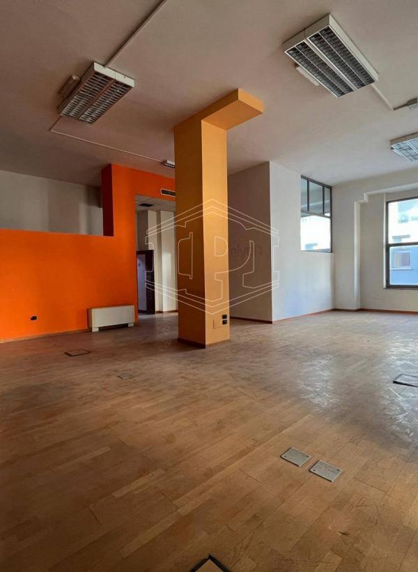 Uffici in Via F. Imparato 190, Napoli (NA)