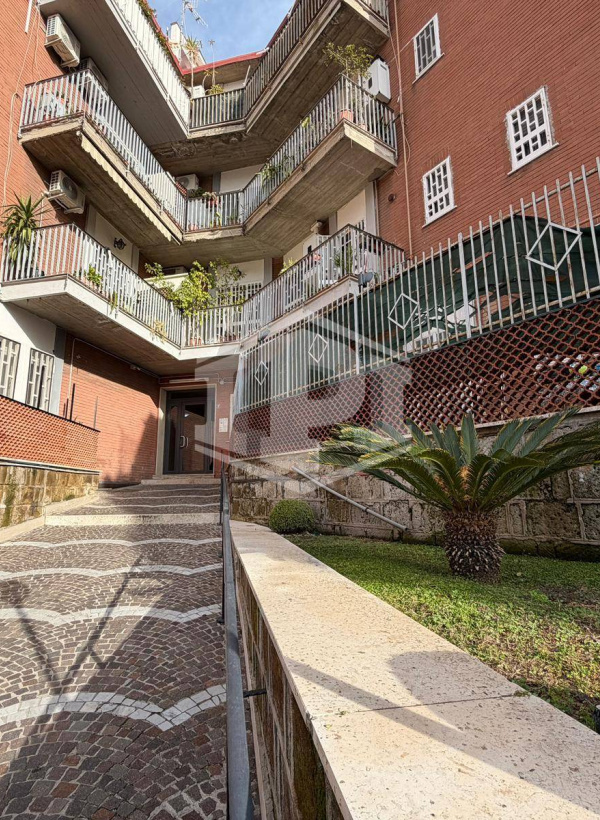 Trilocale in Via Marcello Candia 10, Napoli (NA)