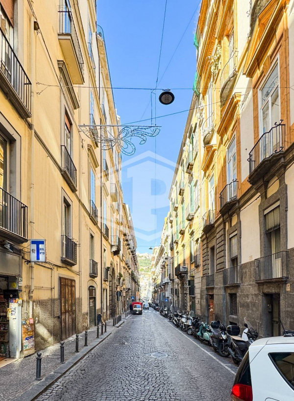 Ampio Bilocale in Via Monte di Dio 14, Napoli (NA)