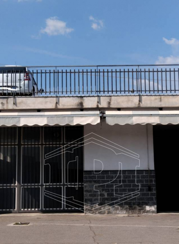 Ampio locale/deposito in Via Nazionale 199, Torre del Greco (NA)