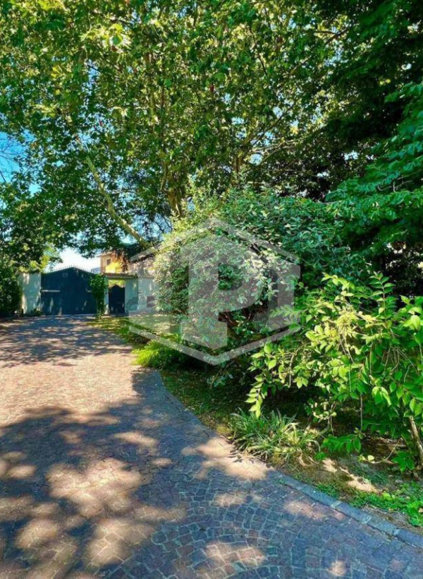 Villa con piscina in Via Monteruscello 35, Pozzuoli (NA)