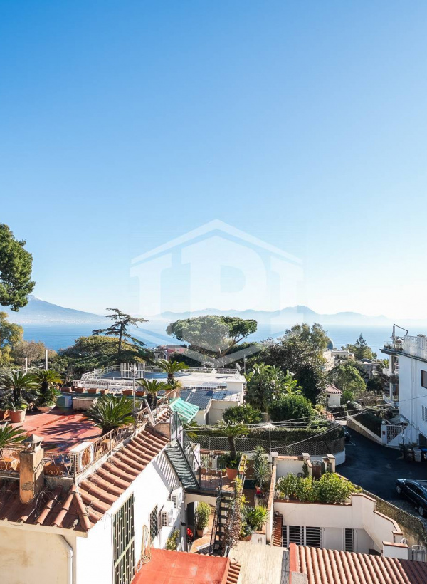 Quadrilocale in Via Francesco Petrarca 31, Napoli (NA)