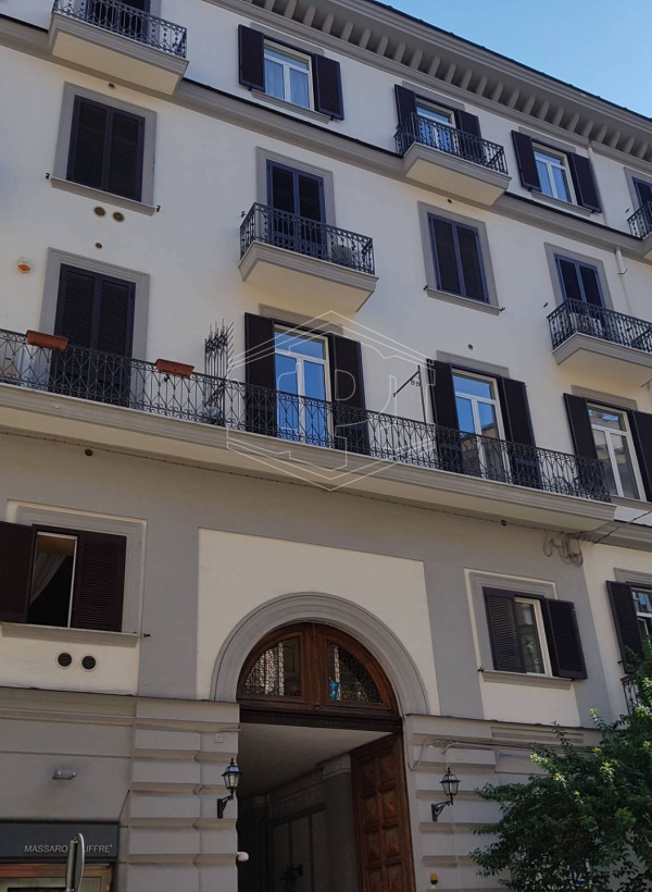 Bilocale arredato in Via Duomo 305, Napoli (NA)